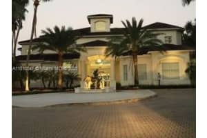 3245 Ne 184th St 13213, Aventura