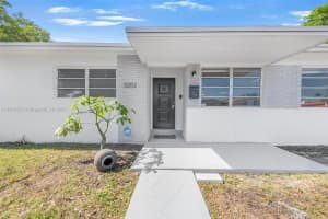 3202 SW 3rd St, Miami, FL 33135, - MLS#A11810563