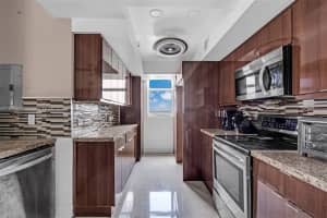 5077 Nw 7th St 1517, Miami