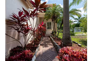 1030 Bamboo Ln Weston, FL 33327 - MLS#A11810932