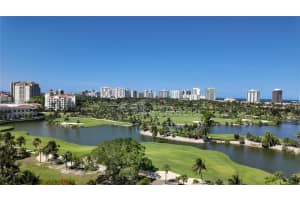 19501 W Country Club Dr 1213, Aventura