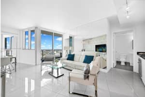 92 Sw 3rd St 4806, Miami