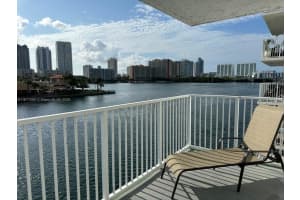 4000 Ne 169th St 405, North Miami Beach
