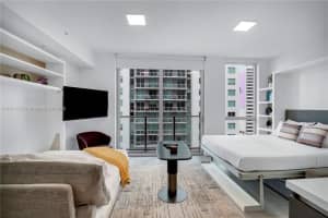 227 NE 2nd St, Miami, FL 33132, Sold 07/08/25