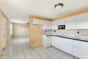 6211 SW 37th St, Davie, FL 33314, Sold 08/11/25
