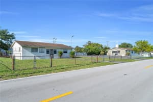 3420 Nw 215th St, Miami Gardens