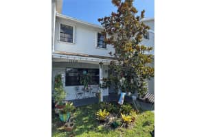 10428 Nw 3rd St, Pembroke Pines