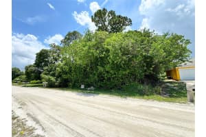 1225 Sw 12th Ct Sw Vero Beach, FL 32962 - MLS#A11811680