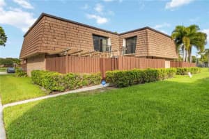 3003 30th Ln, Green Acres