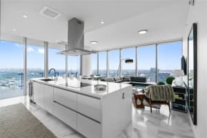 700 Ne 26th Ter 5606, Miami