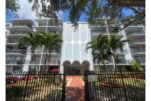 12500 Ne 15th Ave 402, North Miami