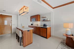 6801 Collins Ave #717, Miami Beach, FL 33141, - MLS#A11812152