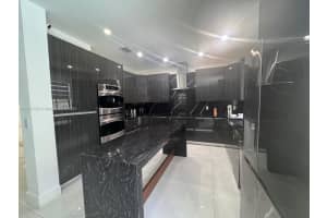 10003 NW 89th Terrace, Doral, FL 33178, Sold 08/27/25