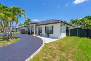 15760 SW 45th St, Miami, FL 33185, Sold 08/14/25