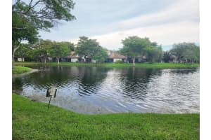 52 Wimbledon Lake Dr 200, Plantation