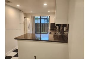 52 Wimbledon Lakes Dr #200, Plantation, FL 33324, - MLS#A11812314