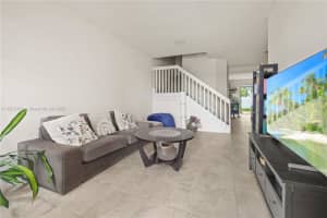 3434 W 105th St, Hialeah