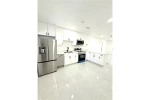 209 Nw 10th St 1-4 Hallandale Beach, FL 33009 - MLS#A11812386