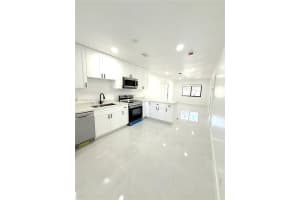 209 Nw 10th St 1-4 Hallandale Beach, FL 33009 - MLS#A11812386