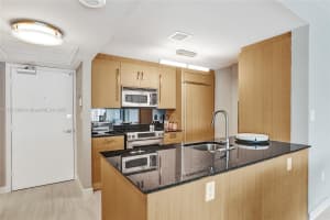 10275 Collins Ave APT 1116, Bal Harbour, FL 33154, - MLS#A11812388