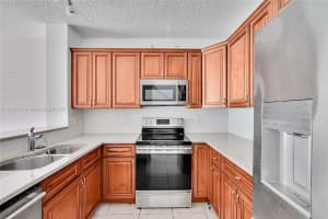 12106 SW 2nd St, Pembroke Pines, FL 33025, Sold 08/05/25