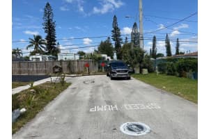 880 Ne 49th St Deerfield Beach, FL 33064 - MLS#A11812497