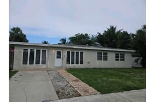 610 Snowden Dr, Lake Worth