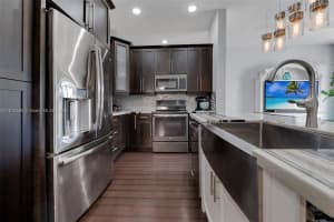 2046 SE 18th St, Homestead, FL 33035, Sold 07/18/25