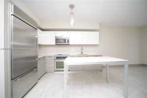 1300 Brickell Bay Dr APT 1006, Miami, FL 33131, Sold 07/28/25