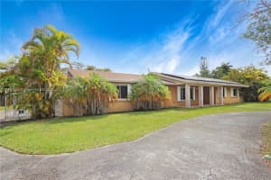 17501 SW 89th Ave, Palmetto Bay, FL 33157, Sold 08/08/25