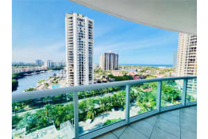 19400 Turnberry Way 1132, Aventura