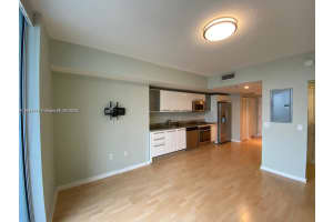 185 Sw 7th St 3306, Miami