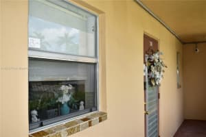 8951 Sunrise Lakes Blvd 108, Sunrise