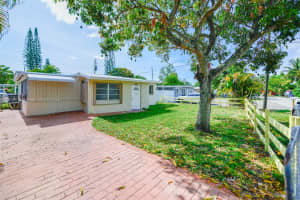 421 S 61st Ter Hollywood, FL 33023 - MLS#A11812815