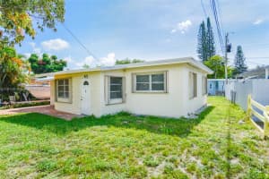 421 S 61st Ter Hollywood, FL 33023 - MLS#A11812815