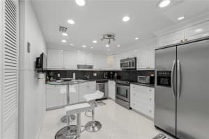 16300 Golf Club Rd APT 411, Weston, FL 33326, - MLS#A11812826