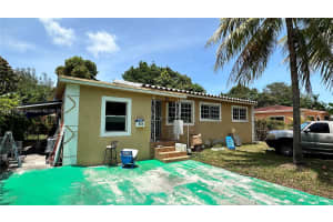 831 Ne 157th Ter North Miami Beach, FL 33162 - MLS#A11812838
