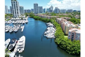 19777 E Country Club Dr Aventura, FL 33180 Sold 08/22/25