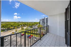 800 Parkview Dr APT 729, Hallandale Beach, FL 33009, - MLS#A11812983