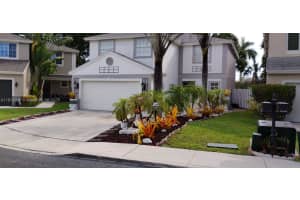 110 E Riverbend Dr Sunrise, FL 33326 - MLS#A11813017