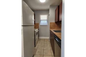 7095 Nw 179th St 206, Hialeah