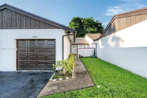 9234 Wedgewood Ln D7, Tamarac, FL 33321, - MLS#A11813319
