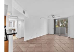 1621 Bay Rd APT 406, Miami Beach, FL 33139, - MLS#A11813348