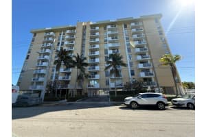 2020 NE 135th St APT 208, North Miami, FL 33181, - MLS#A11813352