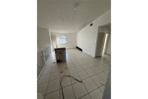 6823 W 36th Ave 201, Hialeah