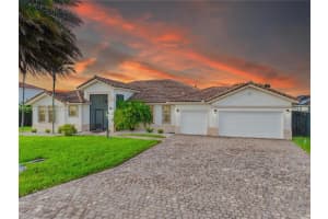 12922 Sw 221st St, Miami