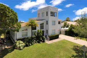 6320 Dolphin Dr, Coral Gables