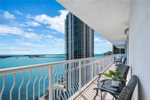 1200 Brickell Bay Dr, Miami, FL 33131, Sold 08/27/25