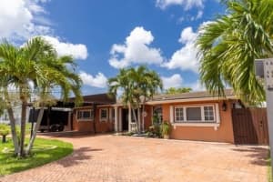 6250 W 6th Ave, Hialeah