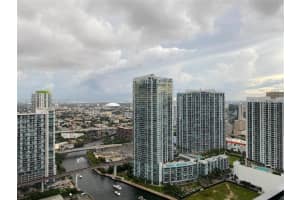 68 Se 6th St 3604, Miami